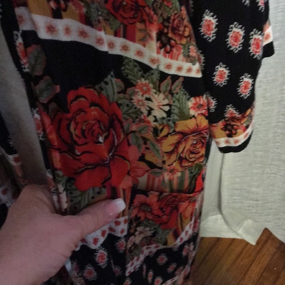 Flower pattern wrap duster - Picture 3 of 5